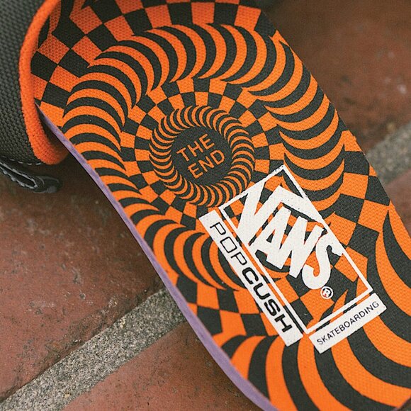 VANS Old Skool Skate Old Skool Spitfire Black/Flame Authentic 100% MENS 10 NEW - Picture 10 of 16